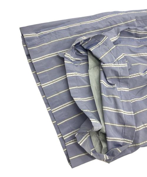 TOGA PULLA（トーガ プルラ）TOGA PULLA (トーガ プルラ) ナイロンストライプサイドジップハーフパンツ スカイブルー サイズ:34の古着・服飾アイテム