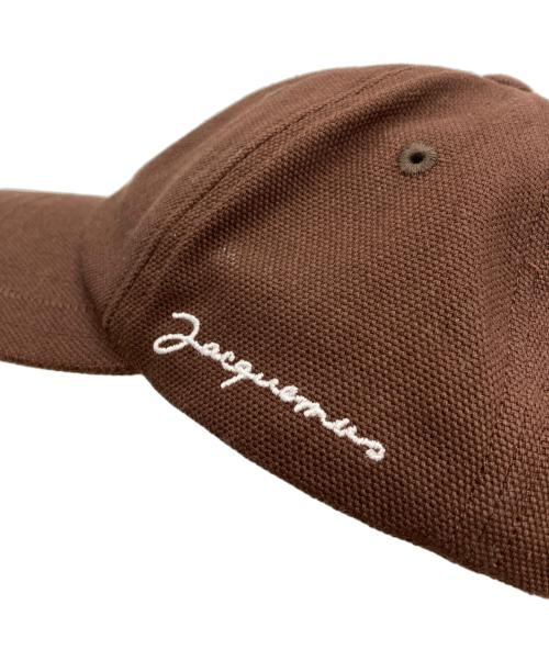 jacquemus（ジャックムス）JACQUEMUS (ジャックムス) ベースボールキャップ ブラウン サイズ:58の古着・服飾アイテム