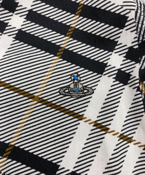 Vivienne Westwood man（ヴィヴィアン ウェストウッド マン）Vivienne Westwood man (ヴィヴィアン ウェストウッド マン) CRＡZY CHECK OSSIE CLARK SHIRTS/クレイジーチェック オジークラークシャツ ホワイト サイズ:44の古着・服飾アイテム