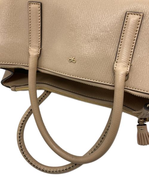 ANYA HINDMARCH（アニヤ・ハインドマーチ）ANYA HINDMARCH (アニヤハインドマーチ) ebury 2WAYショルダーバッグ ベージュの古着・服飾アイテム