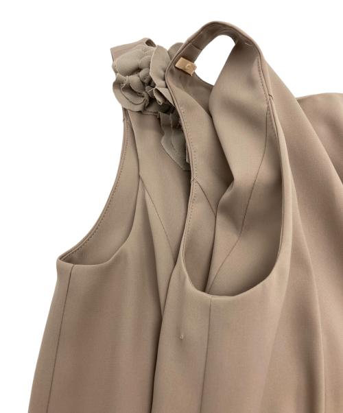 FOXEY NEWYORK（フォクシーニューヨーク）FOXEY NEWYORK (フォクシーニューヨーク) ノースリーブワンピース ベージュ サイズ:38の古着・服飾アイテム