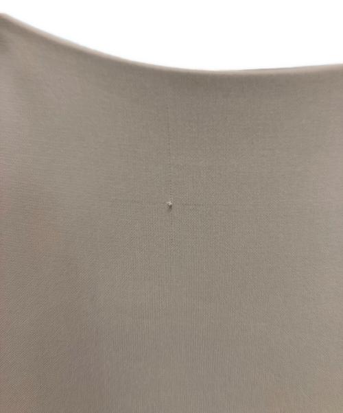 FOXEY NEWYORK（フォクシーニューヨーク）FOXEY NEWYORK (フォクシーニューヨーク) ノースリーブワンピース ベージュ サイズ:38の古着・服飾アイテム