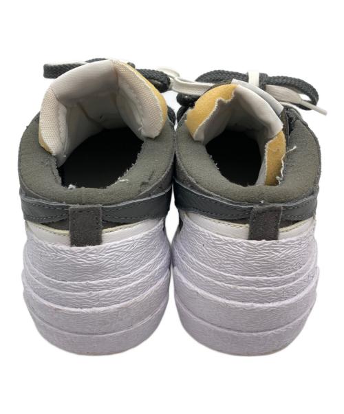 NIKE（ナイキ）NIKE (ナイキ) sacai (サカイ) BLAZER LOW/ローカットスニーカー グレー サイズ:26の古着・服飾アイテム