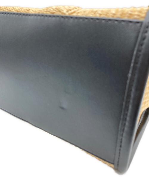 MARC JACOBS（マークジェイコブズ）MARC JACOBS (マークジェイコブス) Woven The Medium Tote_Natural/ザ ウーブン トート バッグ ミディアム ブラック×ベージュ 未使用品の古着・服飾アイテム