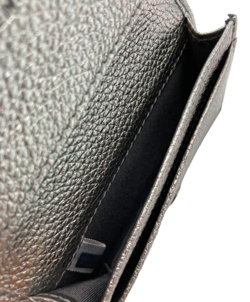 JIMMY CHOO（ジミーチュウ）JIMMY CHOO (ジミーチュウ) NELLO UUR 101958 GUNMETALDARKSILVER/カードケース シルバーの古着・服飾アイテム