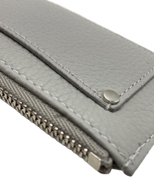 JIMMY CHOO（ジミーチュウ）JIMMY CHOO (ジミーチュウ) NANCY UUF MOONSTONE MIX/スタースタッズコインケース グレーの古着・服飾アイテム