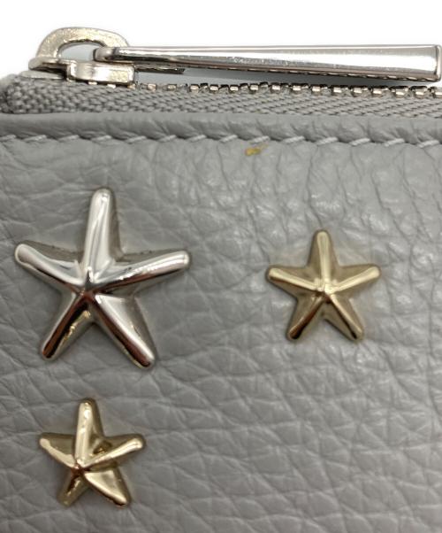 JIMMY CHOO（ジミーチュウ）JIMMY CHOO (ジミーチュウ) NANCY UUF MOONSTONE MIX/スタースタッズコインケース グレーの古着・服飾アイテム