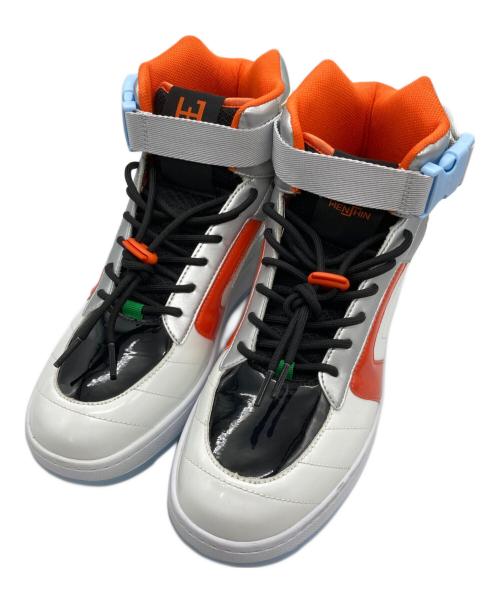 HENSHIN by KAMEN RIDER（ヘンシン バイ カメンライダー）HENSHIN by KAMEN RIDER (ヘンシン バイ カメンライダー)  仮面ライダー フォーゼモデル ハイカットスニーカー ホワイト サイズ:27.5の古着・服飾アイテム