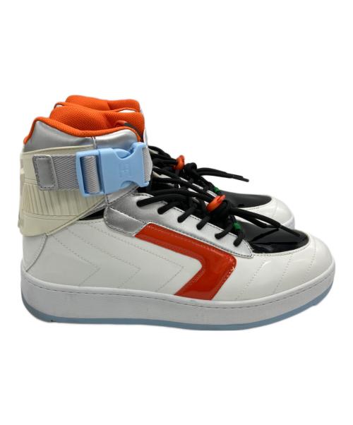 HENSHIN by KAMEN RIDER（ヘンシン バイ カメンライダー）HENSHIN by KAMEN RIDER (ヘンシン バイ カメンライダー)  仮面ライダー フォーゼモデル ハイカットスニーカー ホワイト サイズ:27.5の古着・服飾アイテム