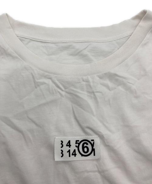 MM6 Maison Margiela（エムエムシックスメゾンマルジェラ）MM6 Maison Margiela (エムエムシックスメゾンマルジェラ) ナンバーロゴTシャツ ホワイト サイズ:ｌの古着・服飾アイテム