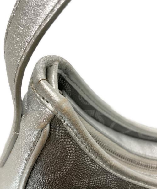 Salvatore Ferragamo（サルヴァトーレ フェラガモ）Salvatore Ferragamo (サルヴァトーレ フェラガモ) ワンショルダーバッグ シルバーの古着・服飾アイテム