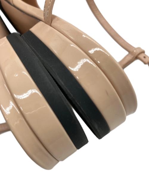 GUCCI（グッチ）GUCCI (グッチ) パテントレザー ストラップサンダル ベージュ サイズ:36の古着・服飾アイテム