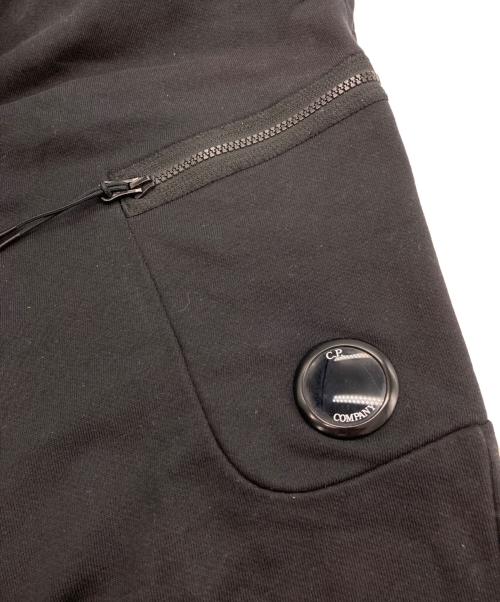 C.P COMPANY（シーピーカンパニー）C.P COMPANY (シーピーカンパニー) Pocket Lens Zip Sweat Pant ブラック サイズ:Mの古着・服飾アイテム