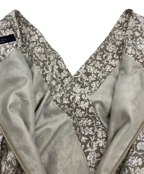 JUSGLITTY（ジャスグリッティー）JUSGLITTY (ジャスグリッティー) カシュクールプリントワンピース ベージュ サイズ:1の古着・服飾アイテム