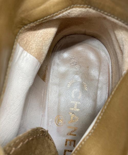 CHANEL（シャネル）CHANEL (シャネル) スウェードブーツ ブラウン サイズ:37の古着・服飾アイテム