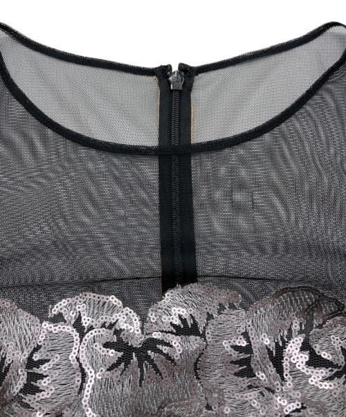 TADASHI SHOJI（タダシ ショージ）TADASHI SHOJI (タダシ ショージ) Kala Floral Sequin Embroidered/刺繍ワンピース グレー サイズ:8の古着・服飾アイテム