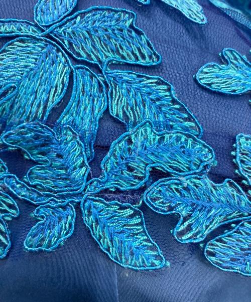 TADASHI SHOJI（タダシ ショージ）TADASHI SHOJI (タダシ ショージ) Noelle Dress/総刺繍ワンピース ブルー サイズ:8の古着・服飾アイテム