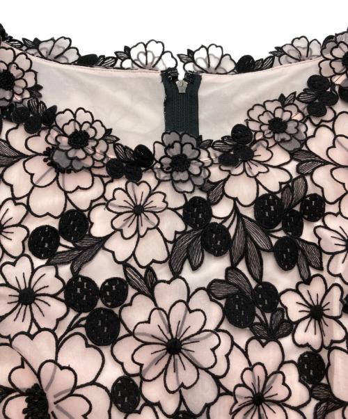 CHRISCELIN（クリスセリーン）CHRISCELIN (クリスセリーン) 刺繍デザインワンピース ブラック×ピンク サイズ:40の古着・服飾アイテム