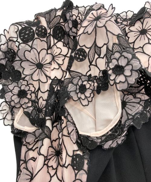 CHRISCELIN（クリスセリーン）CHRISCELIN (クリスセリーン) 刺繍デザインワンピース ブラック×ピンク サイズ:40の古着・服飾アイテム