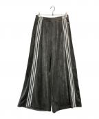 adidasアディダス）の古着「ベルベット ルーズ トラックパンツ」｜グレー