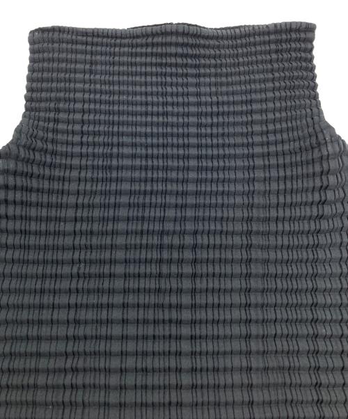 ISSEY MIYAKE（イッセイミヤケ）ISSEY MIYAKE (イッセイミヤケ) プリーツ半袖カットソー ブラック サイズ:2の古着・服飾アイテム