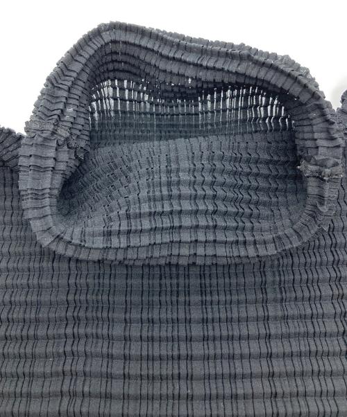 ISSEY MIYAKE（イッセイミヤケ）ISSEY MIYAKE (イッセイミヤケ) プリーツ半袖カットソー ブラック サイズ:2の古着・服飾アイテム