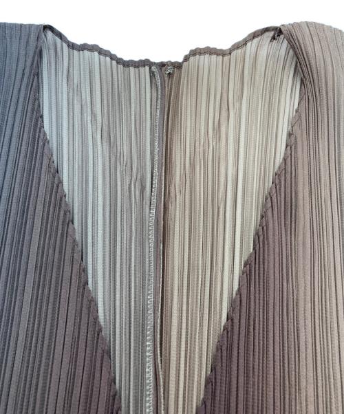 PLEATS PLEASE（プリーツプリーズ）PLEATS PLEASE (プリーツプリーズ) プリーツグラデーションカーディガン ベージュ サイズ:4の古着・服飾アイテム