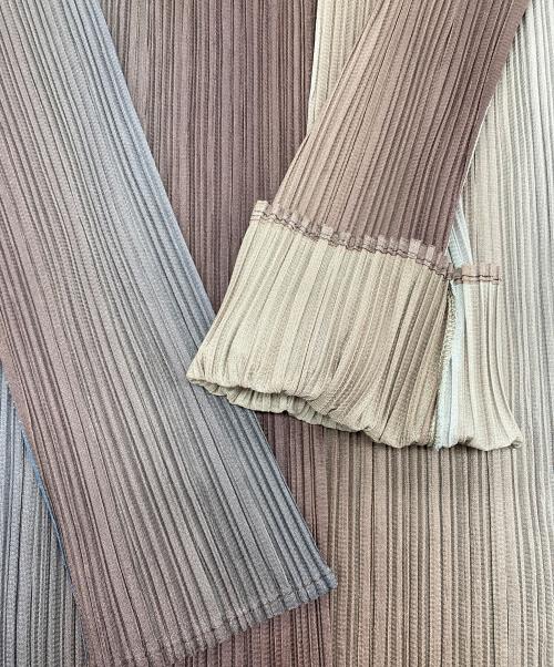 PLEATS PLEASE（プリーツプリーズ）PLEATS PLEASE (プリーツプリーズ) プリーツグラデーションカーディガン ベージュ サイズ:4の古着・服飾アイテム