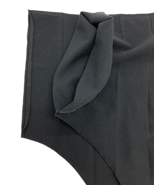 ISSEY MIYAKE me（イッセイ ミヤケ ミー）ISSEY MIYAKE me (イッセイ ミヤケ ミー) 半袖プリーツカットソー ブラック サイズ:-の古着・服飾アイテム