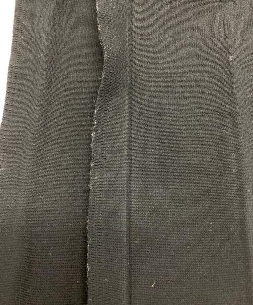 ISSEY MIYAKE me（イッセイ ミヤケ ミー）ISSEY MIYAKE me (イッセイ ミヤケ ミー) 半袖プリーツカットソー ブラック サイズ:-の古着・服飾アイテム