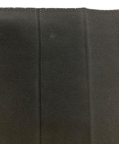 ISSEY MIYAKE me（イッセイ ミヤケ ミー）ISSEY MIYAKE me (イッセイ ミヤケ ミー) 半袖プリーツカットソー ブラック サイズ:-の古着・服飾アイテム