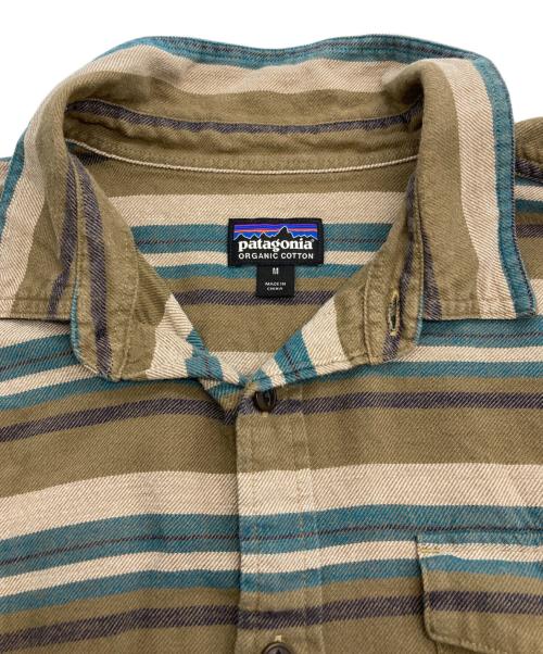 Patagonia（パタゴニア）Patagonia (パタゴニア) LW Fjord Flannel Shirt カーキ サイズ:Mの古着・服飾アイテム