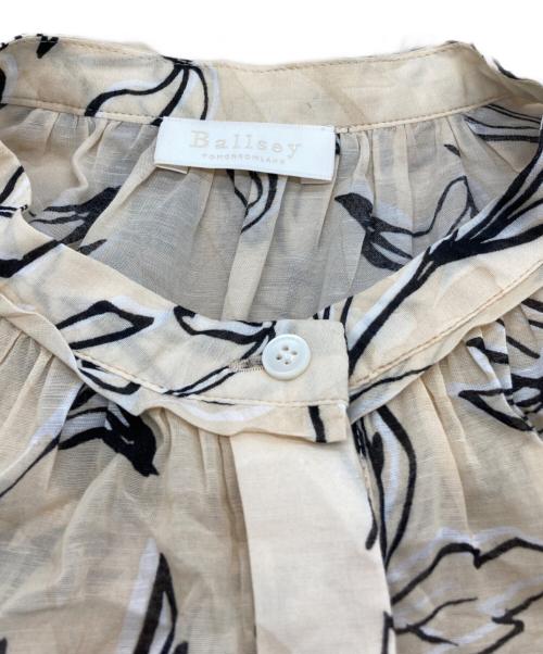 BALLSEY（ボールジィ）BALLSEY (ボールジィ) ワイルドフラワープリント バンドカラーブラウス ベージュ サイズ:36の古着・服飾アイテム