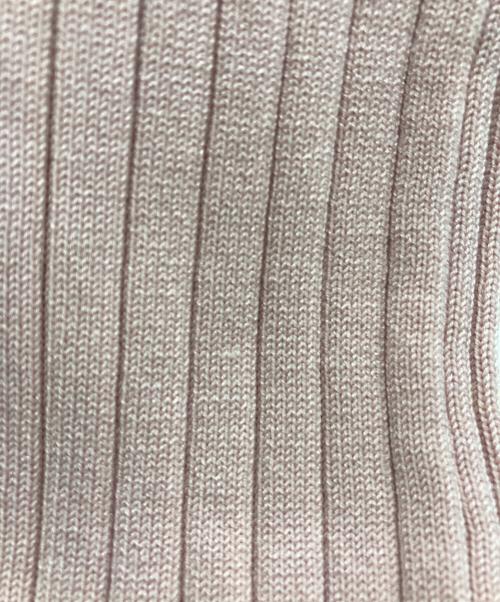 FRAY ID（フレイ アイディー）FRAY ID (フレイ アイディー) pierre cardin (ピエール・カルダン) ハイネックリブプルオーバー ピンク サイズ:Free 未使用品の古着・服飾アイテム