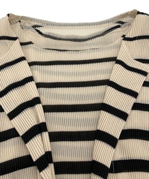 SPECCHIO（スペッチオ）SPECCHIO (スペッチオ) アンサンブルプリーツカーディガン ベージュ サイズ:40 未使用品の古着・服飾アイテム