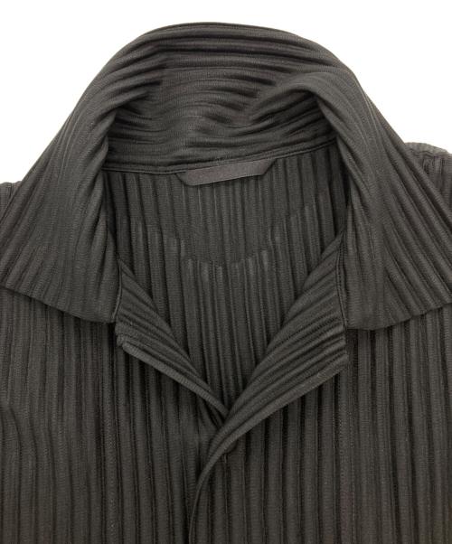 HOMME PLISSE ISSEY MIYAKE（オム プリッセ イッセイ ミヤケ）HOMME PLISSE ISSEY MIYAKE (オム プリッセ イッセイ ミヤケ) MONTHLY COLOR MAY SHIRT ブラック サイズ:3の古着・服飾アイテム