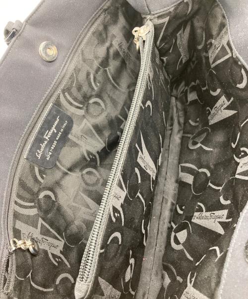 Salvatore Ferragamo（サルヴァトーレ フェラガモ）Salvatore Ferragamo (サルヴァトーレ フェラガモ) ヴァラチェーントートバッグ ブラックの古着・服飾アイテム