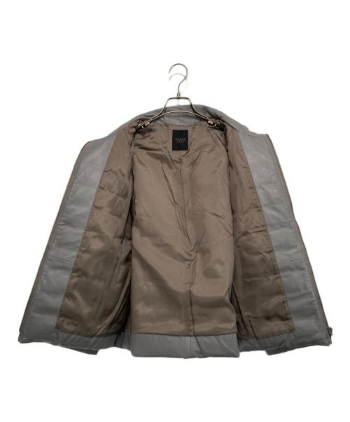 DAMA collection（ダーマコレクション）DAMA collection (ダーマコレクション) ラムレザーダウンジャケット グレー サイズ:Mの古着・服飾アイテム