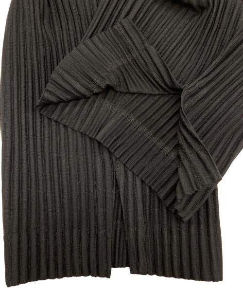 HOMME PLISSE ISSEY MIYAKE（オム プリッセ イッセイ ミヤケ）HOMME PLISSE ISSEY MIYAKE (オム プリッセ イッセイ ミヤケ) スリットプリーツパンツ ブラック サイズ:3の古着・服飾アイテム