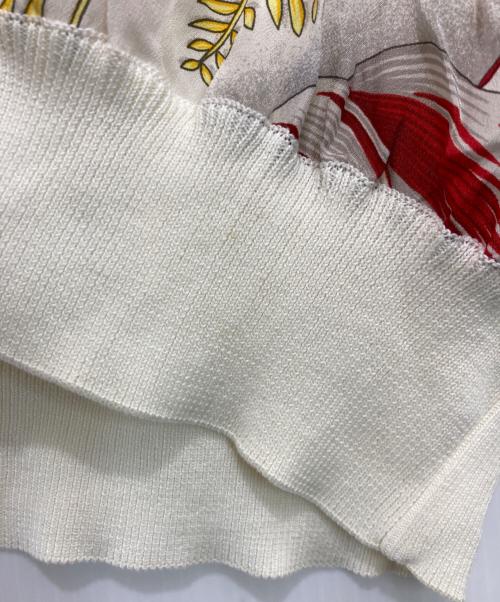 Salvatore Ferragamo（サルヴァトーレ フェラガモ）Salvatore Ferragamo (サルヴァトーレ フェラガモ) スカーフ 切替ニットカーディガン ベージュ サイズ:XLの古着・服飾アイテム