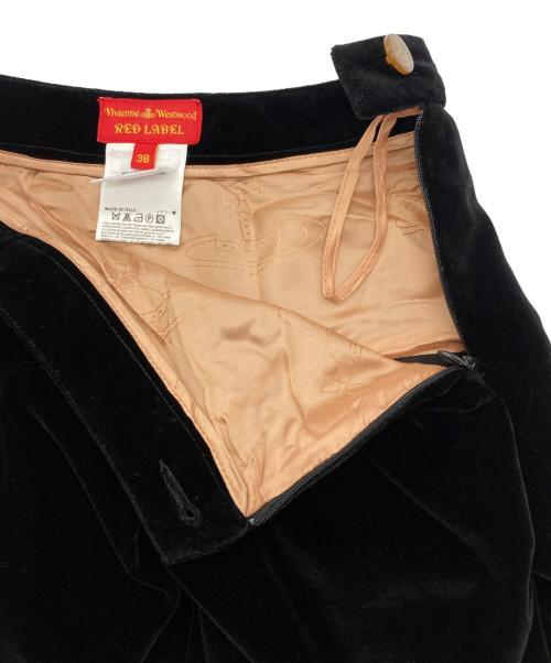 Vivienne Westwood RED LABEL（ヴィヴィアンウエストウッドレッドレーベル）Vivienne Westwood RED LABEL (ヴィヴィアンウエストウッドレッドレーベル) タックベロアスカート ブラック サイズ:38の古着・服飾アイテム