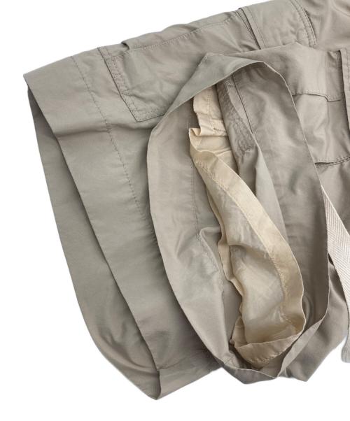 sacai（サカイ）sacai (サカイ) ベルテッドカーゴショートパンツ ベージュ サイズ:3の古着・服飾アイテム