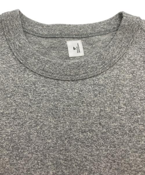 blurhms ROOTSTOCK（ブラームスルーツストック）blurhms ROOTSTOCK (ブラームスルーツストック) W-W 88/12Print Tee グレー サイズ:WOの古着・服飾アイテム