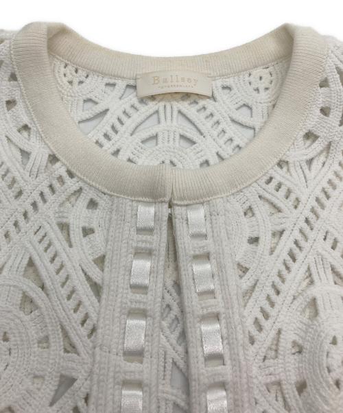 BALLSEY（ボールジィ）BALLSEY (ボールジィ) サークルモチーフエンブロイダリー クルーネックジレ ホワイト サイズ:36の古着・服飾アイテム