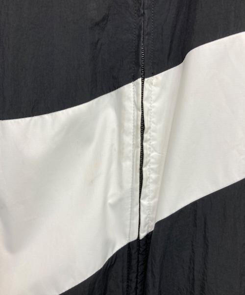 NIKE（ナイキ）NIKE (ナイキ) Big swooshナイロンジャケット ブラック×ホワイト サイズ:Lの古着・服飾アイテム