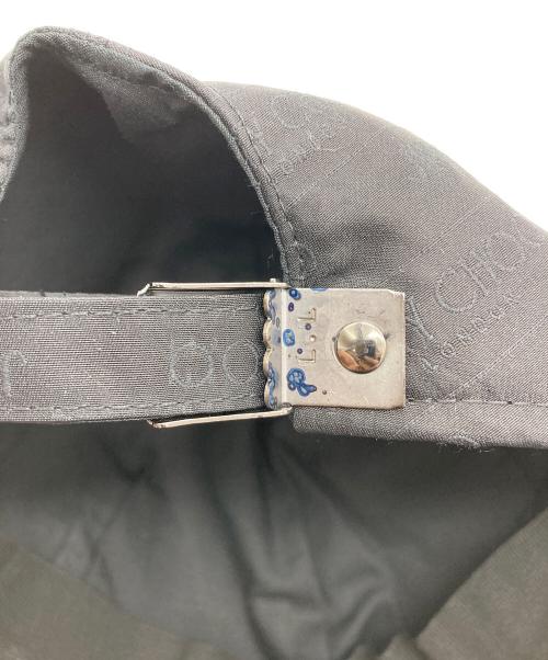 JIMMY CHOO（ジミーチュウ）JIMMY CHOO (ジミーチュウ) ロゴジャガードキャップ ブラックの古着・服飾アイテム