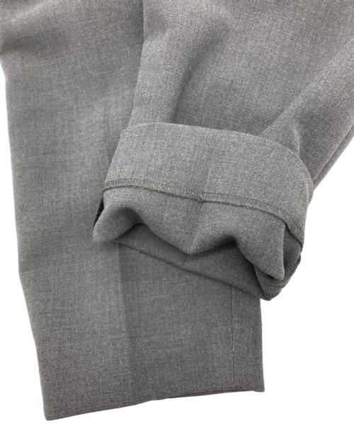 ENFOLD（エンフォルド）ENFOLD (エンフォルド) SLIM STRAIGHT TROUSERS グレー サイズ:38の古着・服飾アイテム