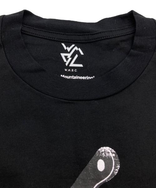 WHITE MOUNTAINEERING（ホワイトマウンテ二アニング）WHITE MOUNTAINEERING (ホワイトマウンテ二アニング) ステーキTシャツ ブラックの古着・服飾アイテム