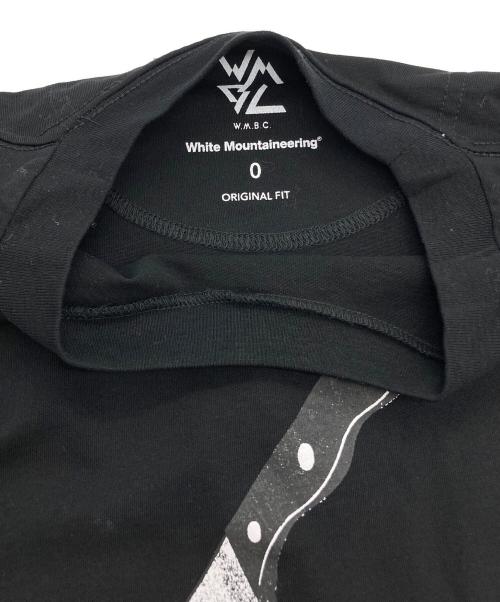 WHITE MOUNTAINEERING（ホワイトマウンテ二アニング）WHITE MOUNTAINEERING (ホワイトマウンテ二アニング) ステーキTシャツ ブラックの古着・服飾アイテム