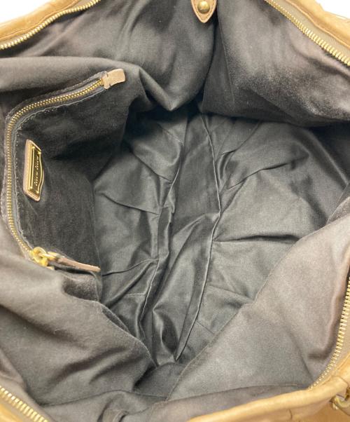 MIU MIU（ミュウミュウ）MIU MIU (ミュウミュウ) レザーキルティングショルダーバッグ ブラウンの古着・服飾アイテム